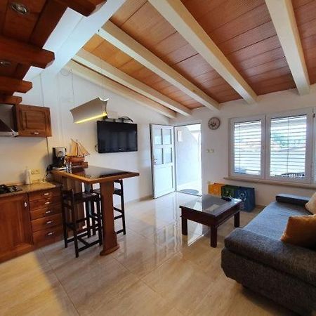 Apartman Onaon Novigrad Istria Esterno foto