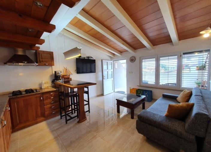 Apartman Onaon Novigrad Istria Esterno foto